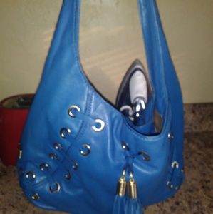 A Purse.   Good DEAL...